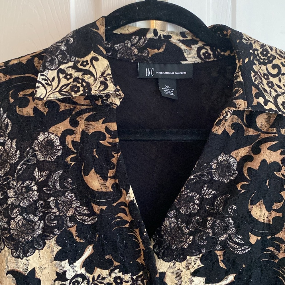 Patterned Lace Button Up Blouse - Picture 2 of 6